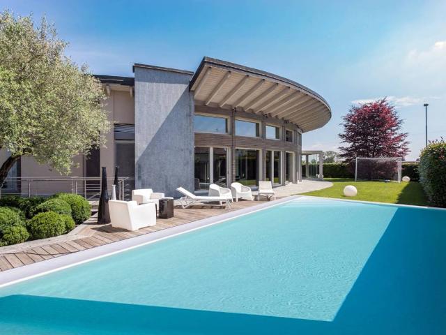 Villa Indipendente in vendita a Carugate, Lombardia
