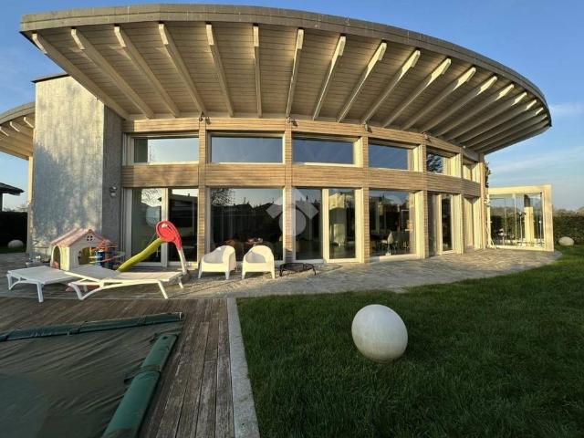 Villa Indipendente in vendita a Carugate, Valera di Sopra