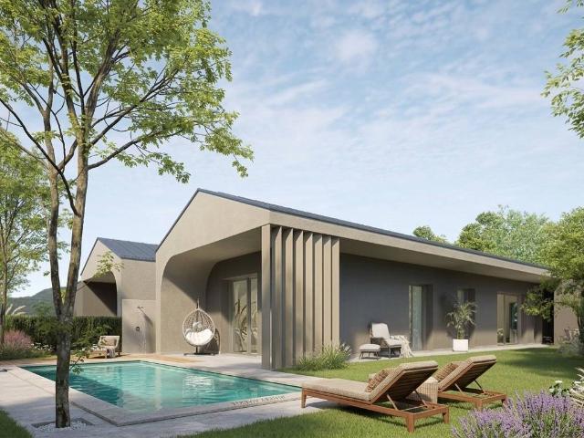Villa Indipendente in vendita a Carugo, Lombardia