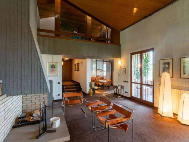 Villa Indipendente in vendita a Cascina Guardia, Carugo