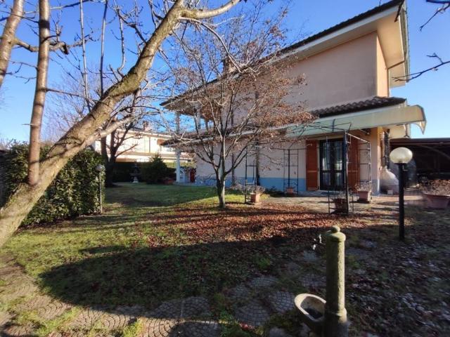 Villa Indipendente in vendita a Inverigo, Lombardia