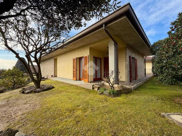 Villa Indipendente in vendita a Carvico, Lombardia