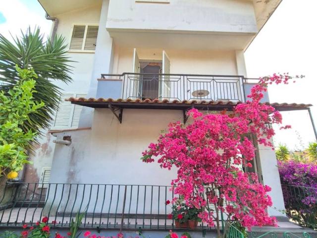 Villa Indipendente in vendita a Bivio di Acquavella, Casal Velino Marina