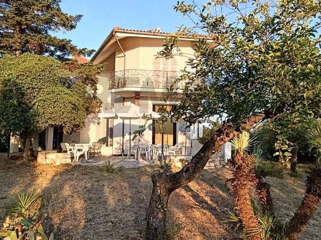 Villa Indipendente in vendita a Miracoli, Casalbordino