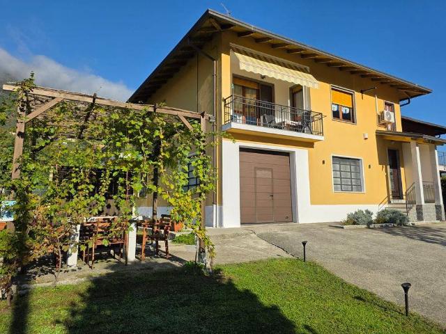 Villa Indipendente in vendita a Ramate, Casale Corte Cerro