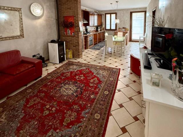 Villa Indipendente in vendita a Casale Di Scodosia, Veneto