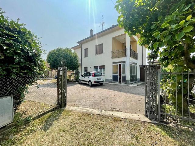 Villa Indipendente in vendita a Casale Litta, Lombardia