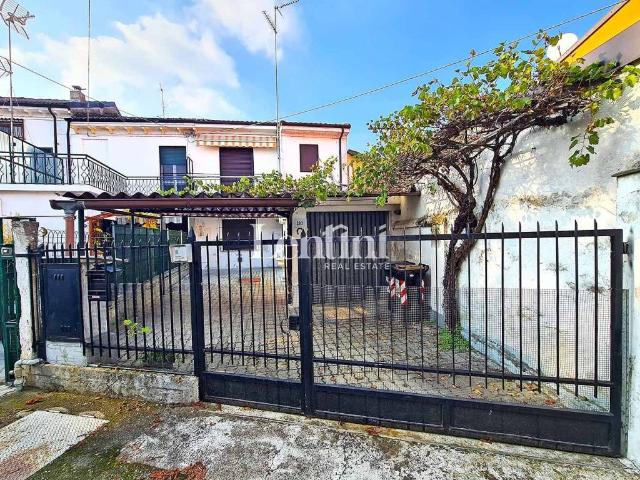 Villa Indipendente in vendita a Casale Popolo, Piemonte