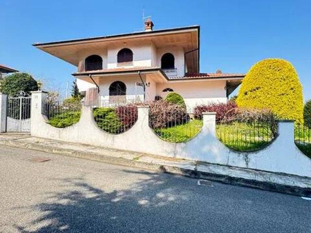 Villa Indipendente in vendita a Ronzone, Piemonte