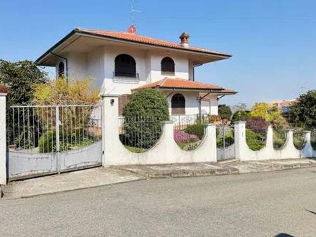 Villa Indipendente in vendita a Ronzone, Piemonte