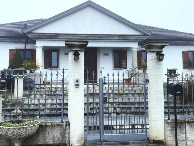 Villa Indipendente in vendita a Piemonte, Alessandria