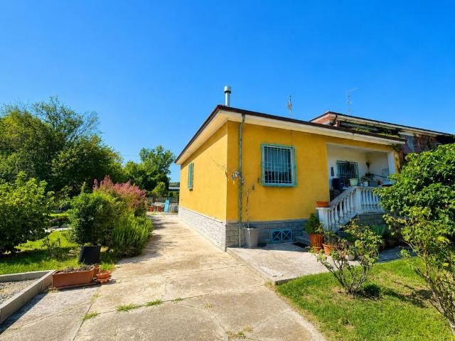 Villa Indipendente in vendita a Piemonte, Alessandria