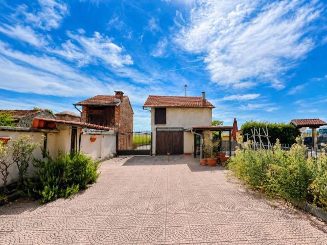 Villa Indipendente in vendita a Oltreponte, Piemonte