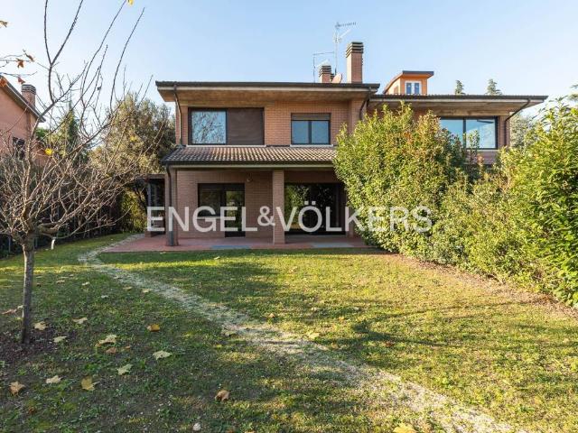 Villa Indipendente in vendita a Unione dei comuni Valli del Reno, Lavino e Samoggia, Casalecchio Di Reno