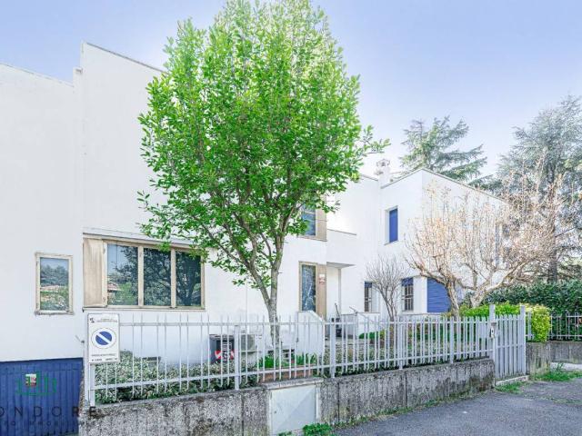 Villa Indipendente in vendita a Unione dei comuni Valli del Reno, Lavino e Samoggia, Casalecchio Di Reno