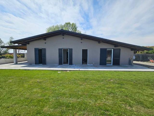 Villa Indipendente in vendita a Piemonte, Novara