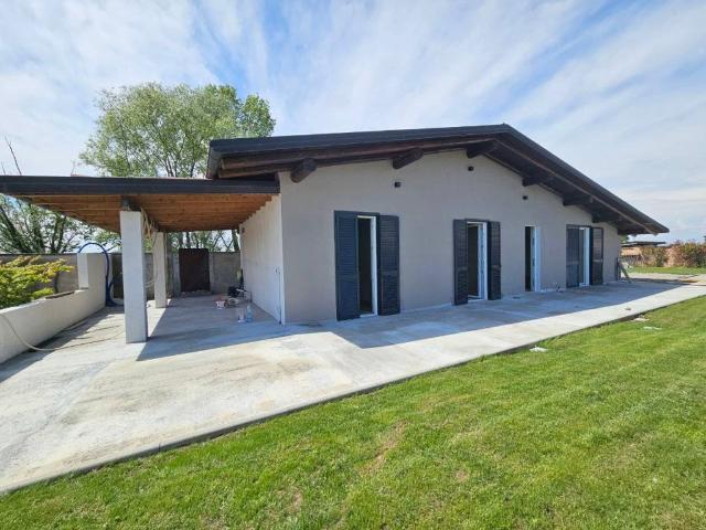 Villa Indipendente in vendita a Piemonte, Novara