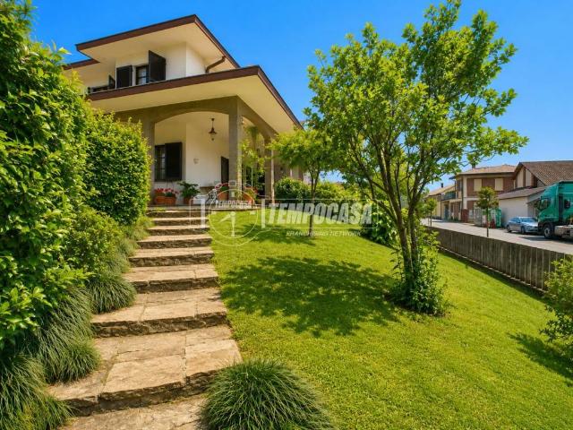 Villa Indipendente in vendita a Piemonte, Novara