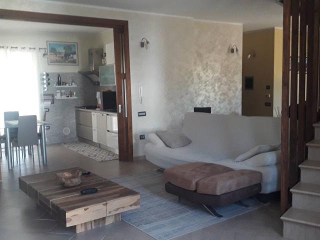 Villa Indipendente in vendita a Casalincontrada, Abruzzo