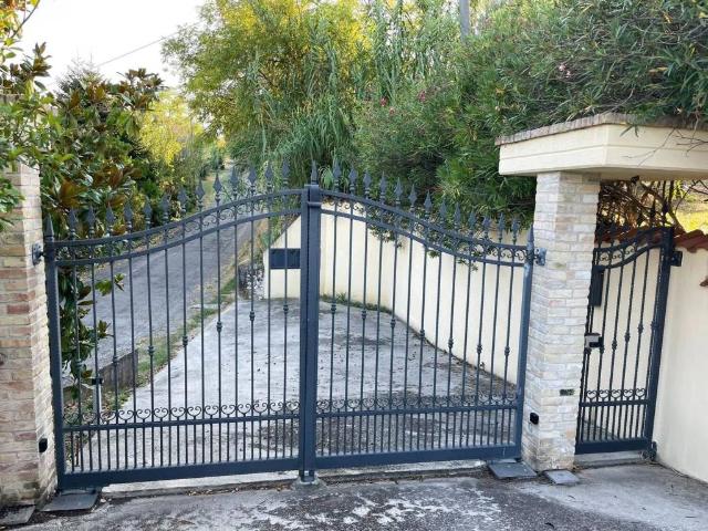 Villa Indipendente in vendita a Casalincontrada, Abruzzo
