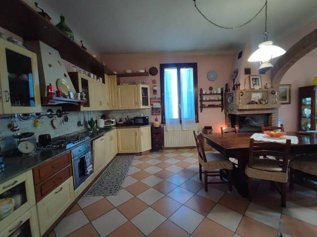 Villa Indipendente in vendita a Casalmaggiore, Lombardia