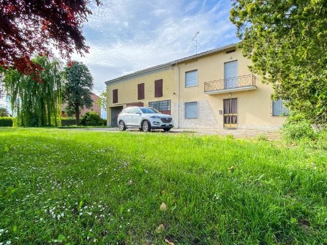 Villa Indipendente in vendita a Santuario della Fontana, Casalmaggiore