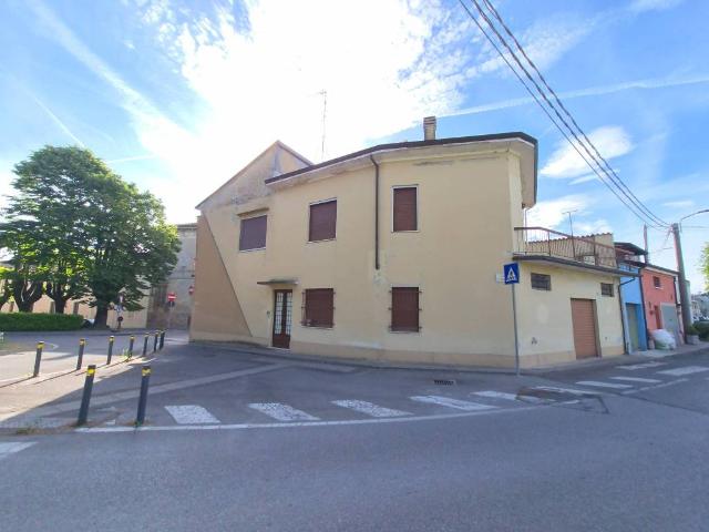 Villa Indipendente in vendita a Casalmaggiore, Lombardia