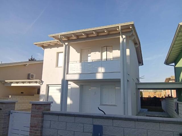 Villa Indipendente in vendita a Casalmaggiore, Lombardia