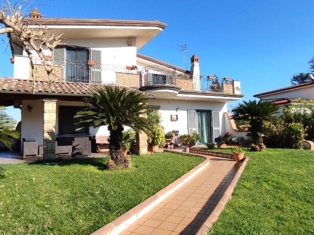 Villa Indipendente in vendita a Casalnuovo Di Napoli, Campania