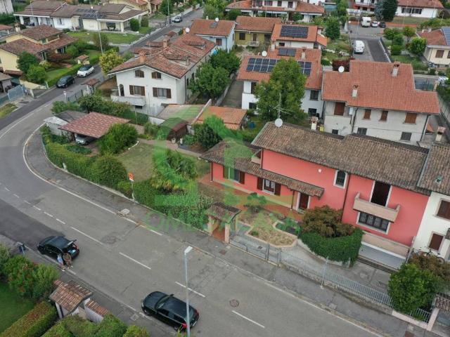 Villa Indipendente in vendita a Casalpusterlengo, Lombardia
