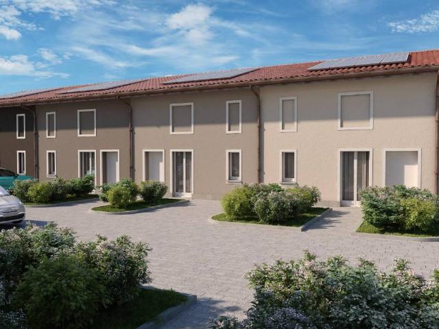 Villa Indipendente in vendita a Casalpusterlengo, Lombardia