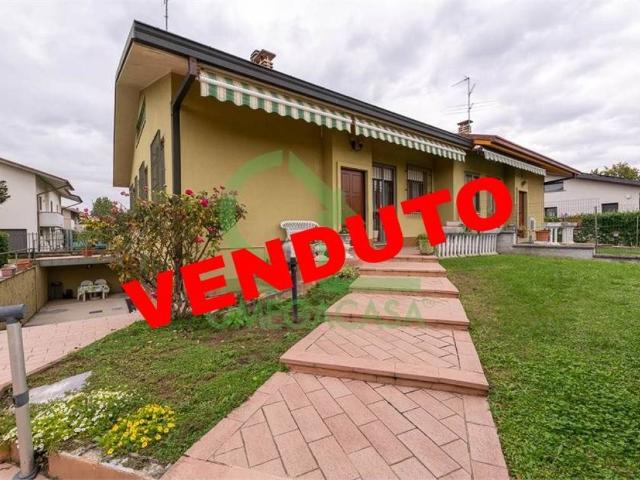Villa Indipendente in vendita a Ducatona, Casalpusterlengo