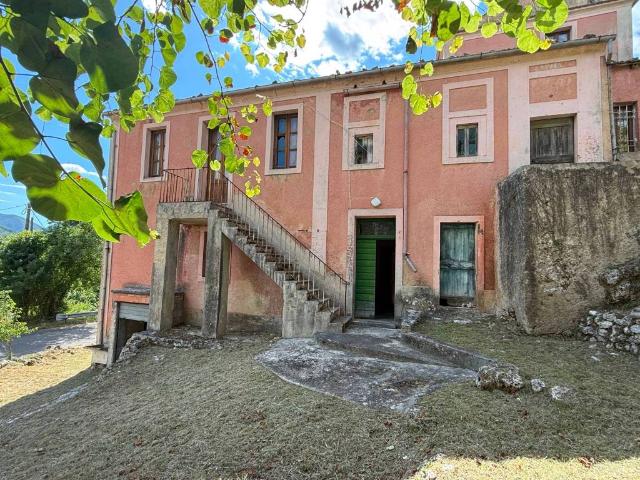Villa Indipendente in vendita a Casalvieri, Lazio