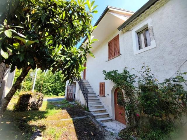Villa Indipendente in vendita a Casalvieri, Lazio