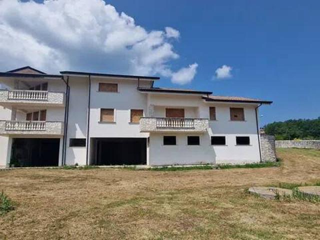 Villa Indipendente in vendita a Casalvieri, Lazio