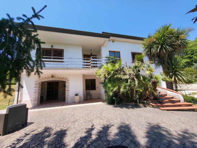 Villa Indipendente in vendita a Casalvieri, Lazio