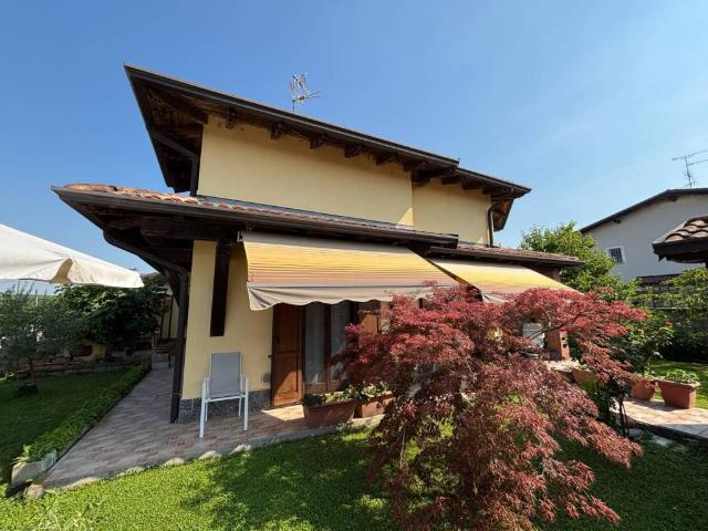 Villa Indipendente in vendita a Piemonte, Novara
