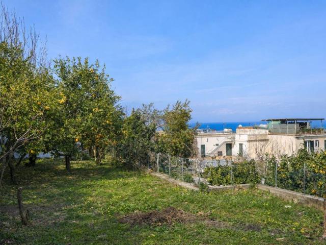 Villa Indipendente in vendita a Bagni, Casamicciola Terme