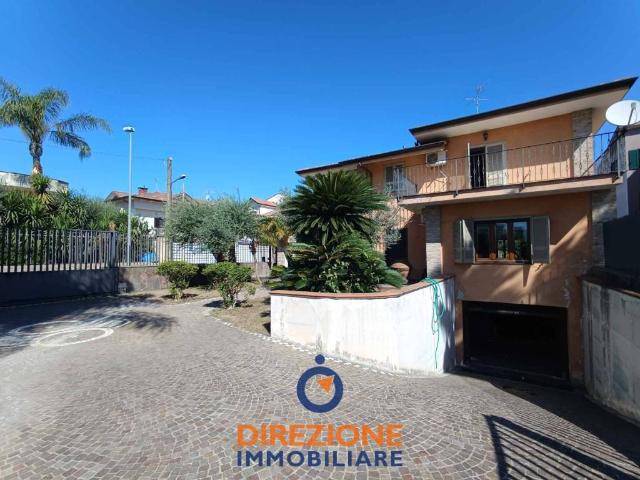 Villa Indipendente in vendita a Casapesenna, Campania