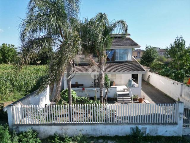 Villa Indipendente in vendita a Casapesenna, Campania