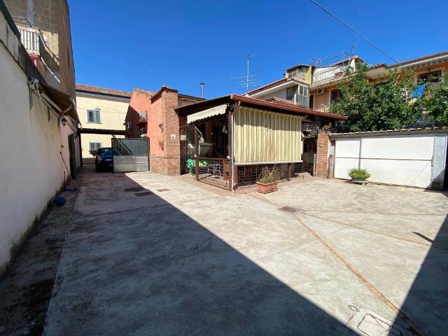 Villa Indipendente in vendita a Casapulla, Campania