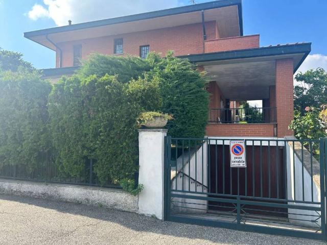 Villa Indipendente in vendita a Unione dei Comuni I Fontanili, Casarile
