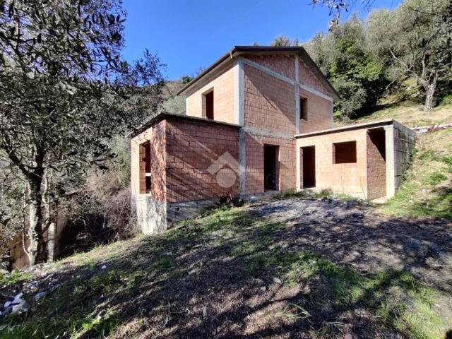 Villa Indipendente in vendita a Verici inferiore, Casarza Ligure