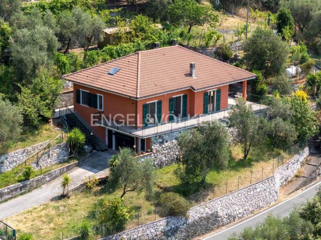 Villa Indipendente in vendita a Bargone, Casarza Ligure