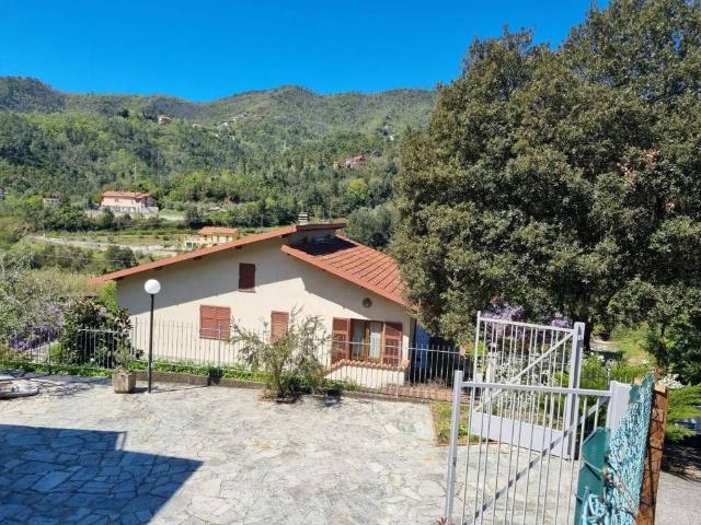 Villa Indipendente in vendita a Verici inferiore, Casarza Ligure