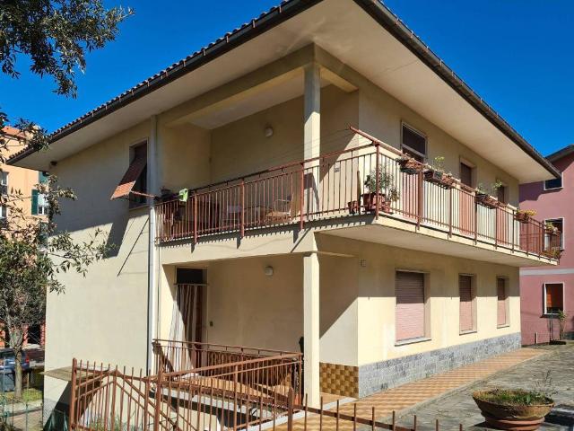 Villa Indipendente in vendita a Novano, Casarza Ligure
