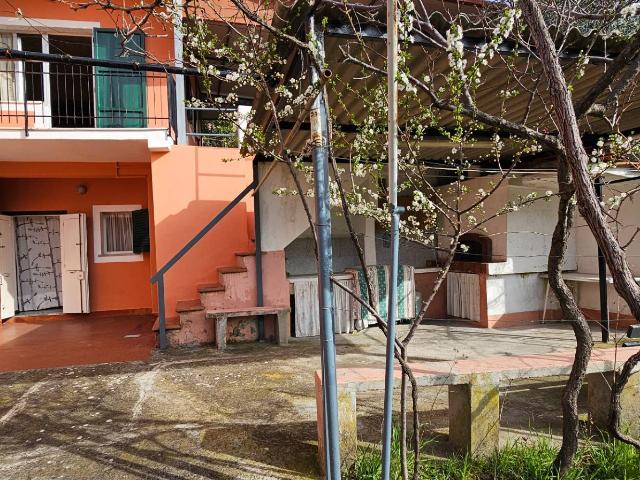Villa Indipendente in vendita a Verici inferiore, Casarza Ligure