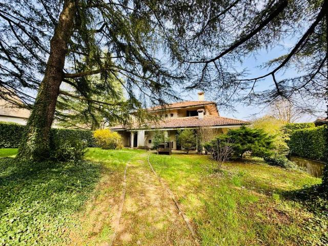 Villa Indipendente in vendita a Campofiorenzo, Casatenovo