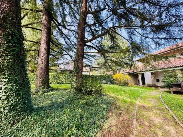 Villa Indipendente in vendita a Campofiorenzo, Casatenovo