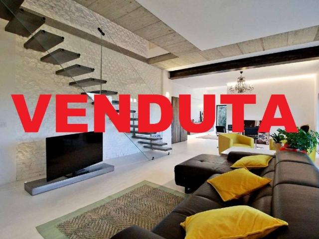Villa Indipendente in vendita a Rogoredo, Casatenovo